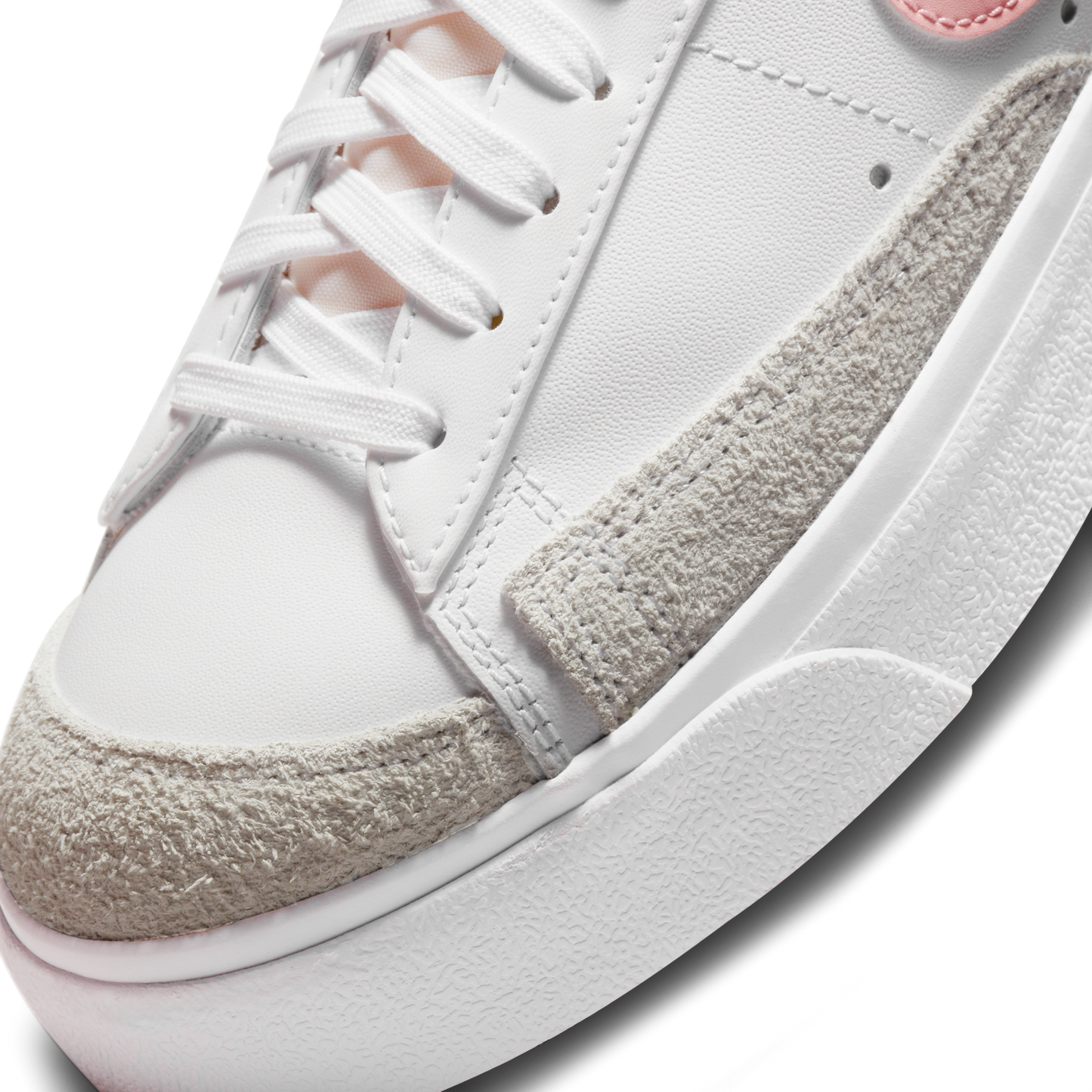 Nike Blazer Low Platform
